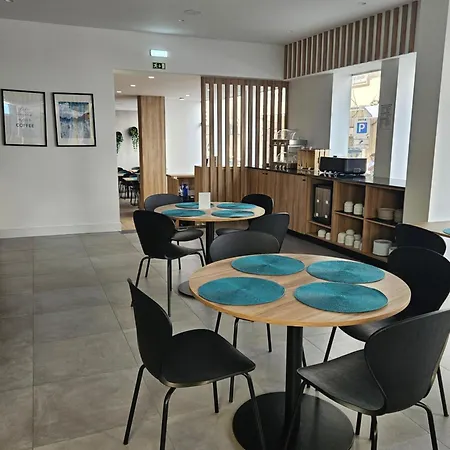 Гостьовий будинок Next 3*