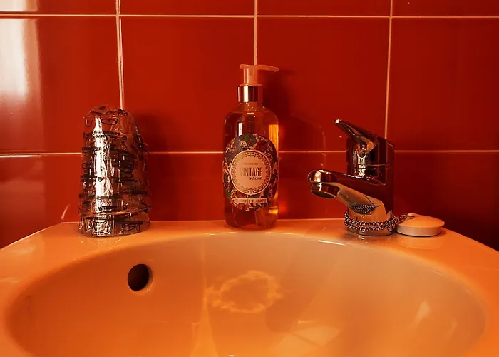 Next בית הארחה 3*