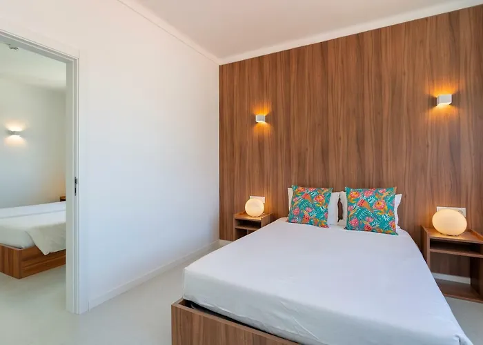 Next 3* פורטימאו